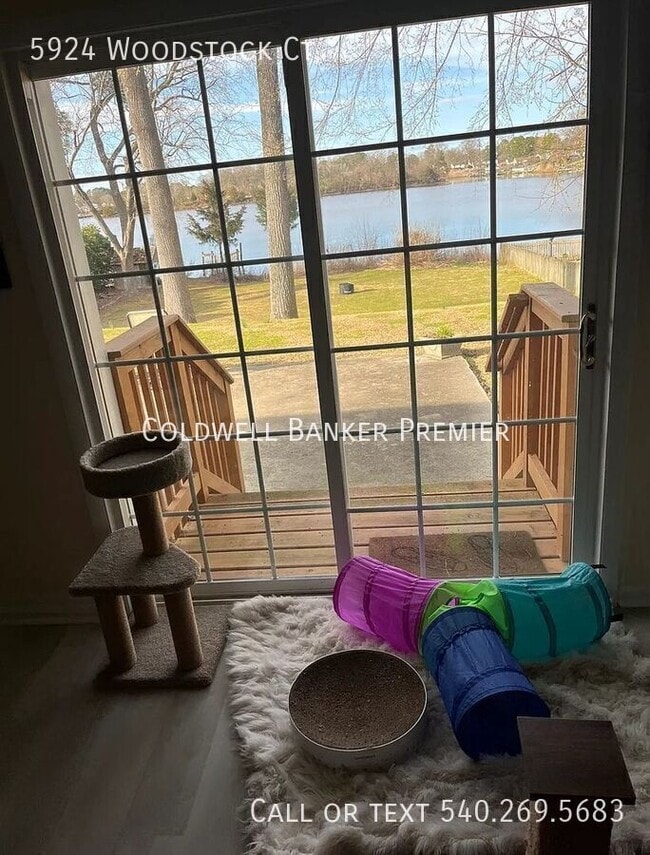 Building Photo - 5924 Woodstock Ct