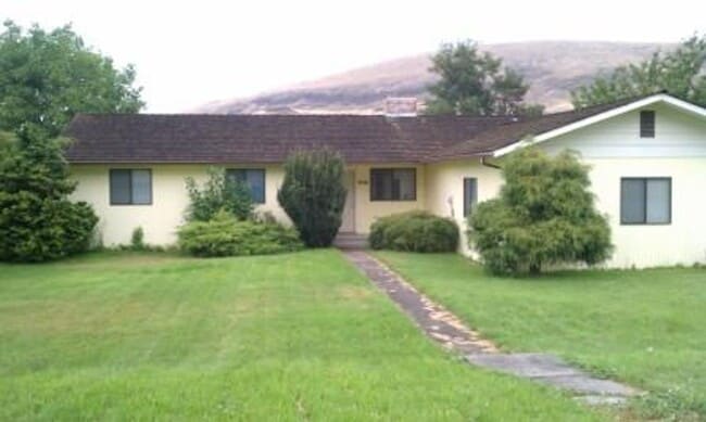 Building Photo - Asotin Home