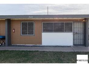 Building Photo - 2123 W Devonshire Ave