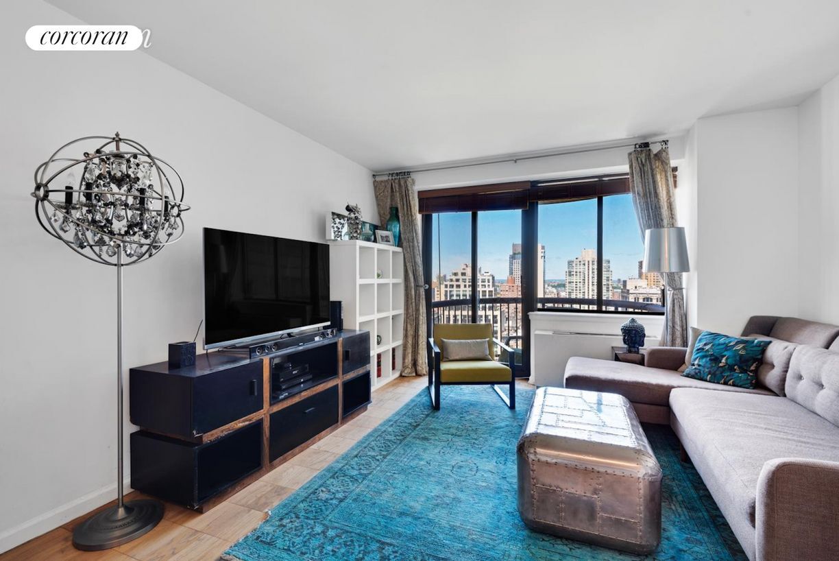 Foto principal - 45 E 25th St