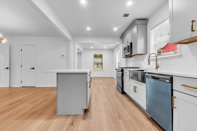 Building Photo - 382 Josephine St