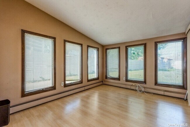Foto del edificio - 15 Bunker Ln