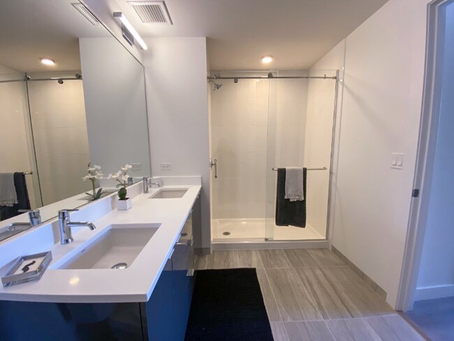 Foto del edificio - 739 W Sheridan Rd