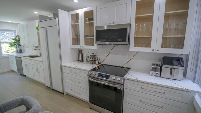 Foto del edificio - 268 Old River Rd