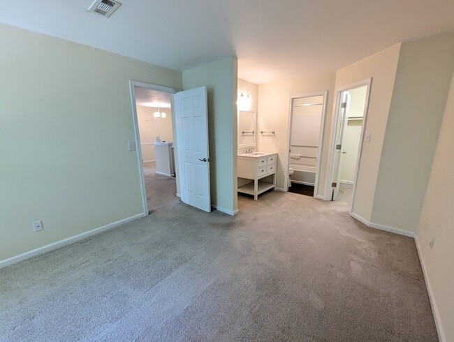 Building Photo - 104 Marshall Way Apt L, Williamsburg VA 23185
