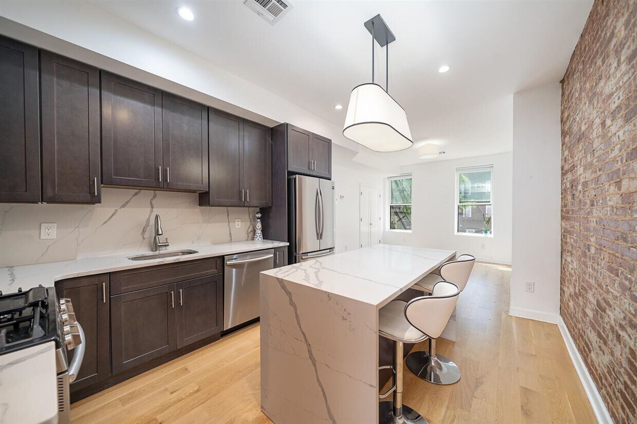 Foto principal - 230 Willow Ave