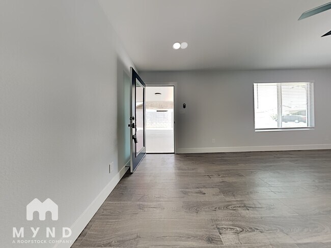 Foto del edificio - 2528 E Hermosa Dr