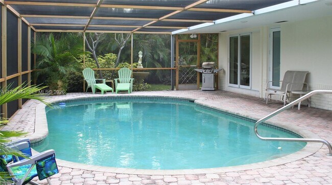 Foto del edificio - 1933 Twin Dolphin Ln