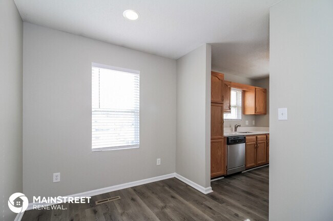 Building Photo - 490 Mae Stone Dr