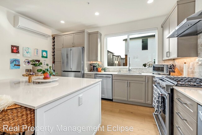 Foto del edificio - 3 br, 2.5 bath House - 9635 Thorsk St. Unit B