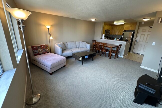 Building Photo - 3440 Lebon Dr