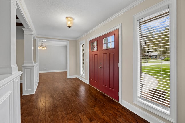 Foto del edificio - 1529 Whitfield Park Cir