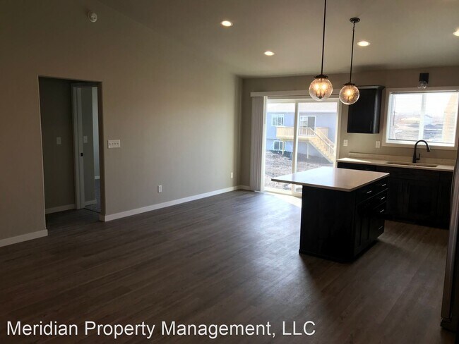 Foto del edificio - 4 br, 2 bath House - 821 Cathy Dr W
