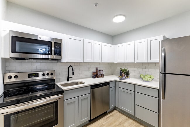 Kitchen - The New Townhomes at Windsor