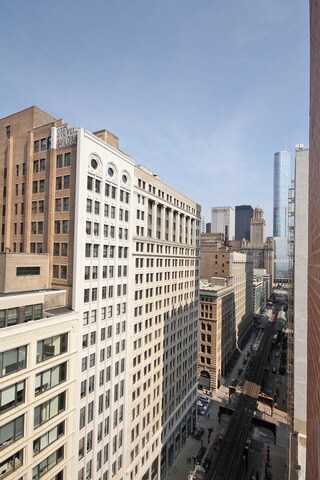 Foto del edificio - 5 N Wabash Ave