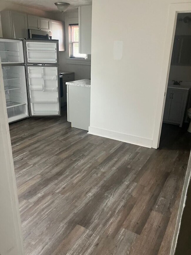 Foto del edificio - 803 E Washington St