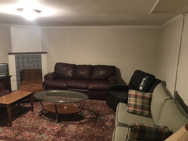 Foto del edificio - 5746 W 97th St