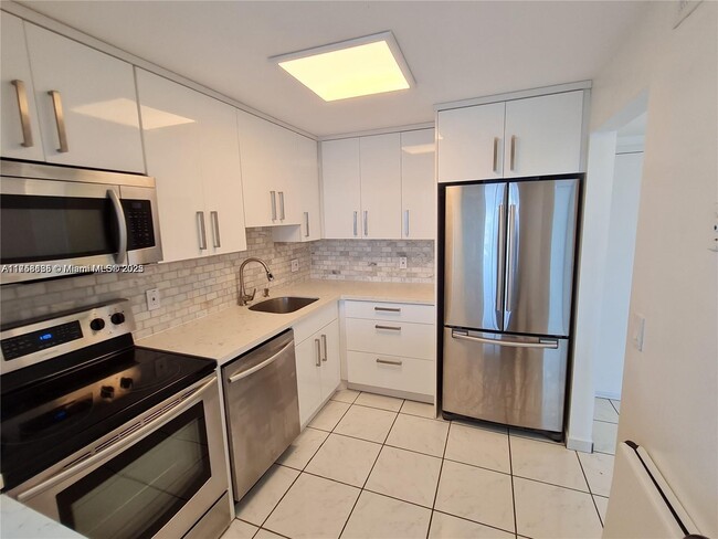 Building Photo - 13499 Biscayne Blvd