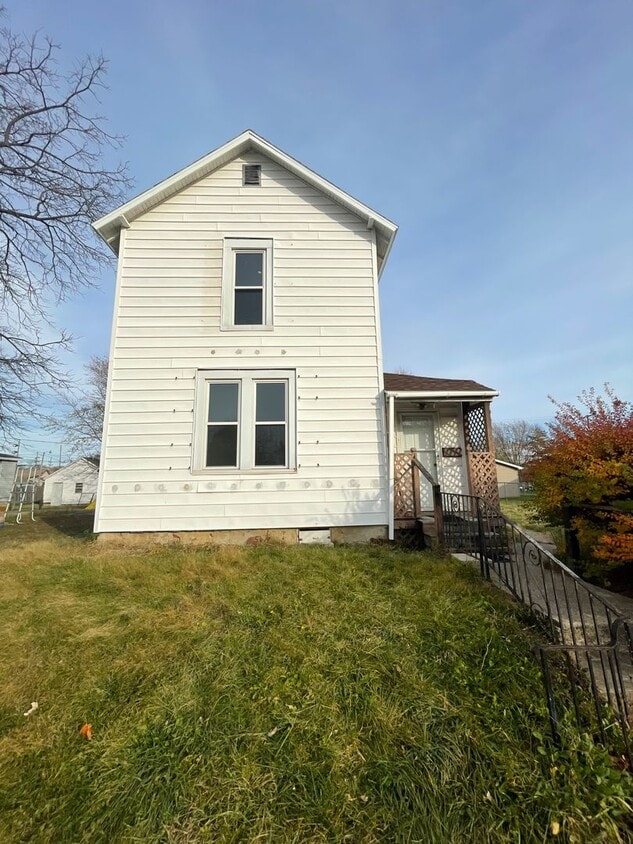 2820 S Vine St, Muncie, IN 47302 House Rental in Muncie, IN