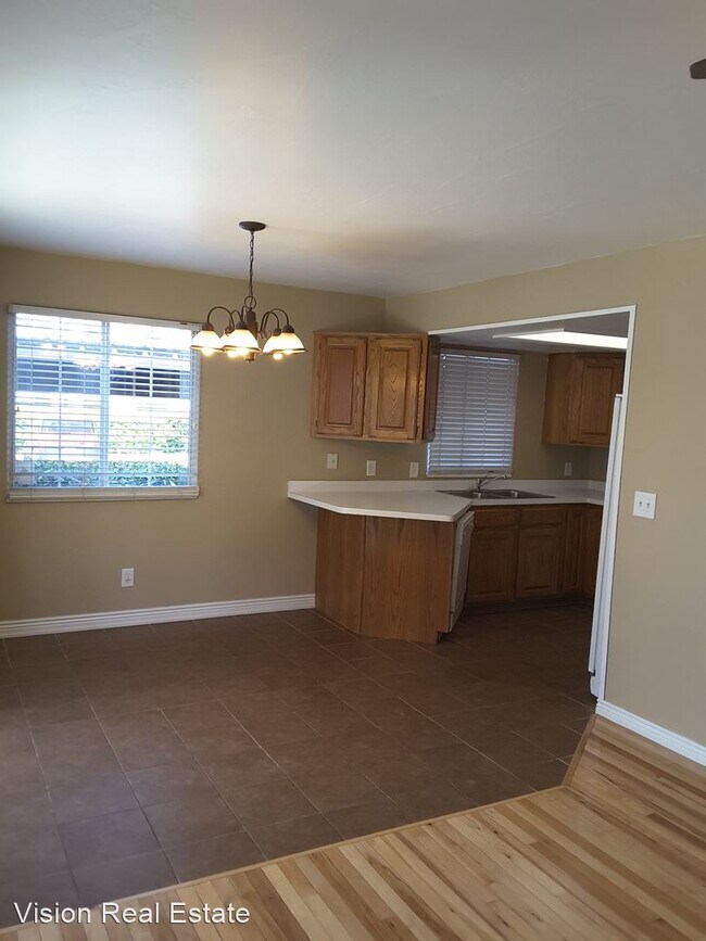 Building Photo - 2 br, 1 bath House - 461 N Orem Blvd