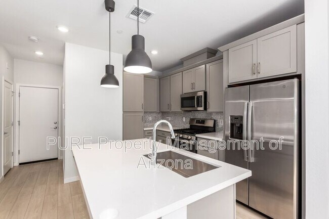 Foto del edificio - 4601 S Renaissance Dr