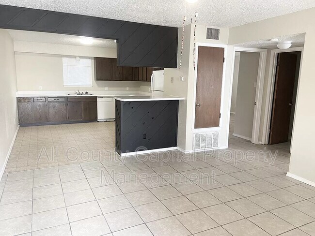 Building Photo - 105 Smith Ln
