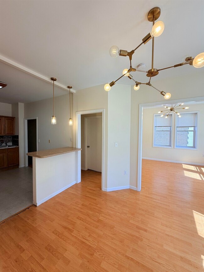 Building Photo - 103 Westover Pl