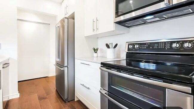 Building Photo - 2530 Clairemont Dr