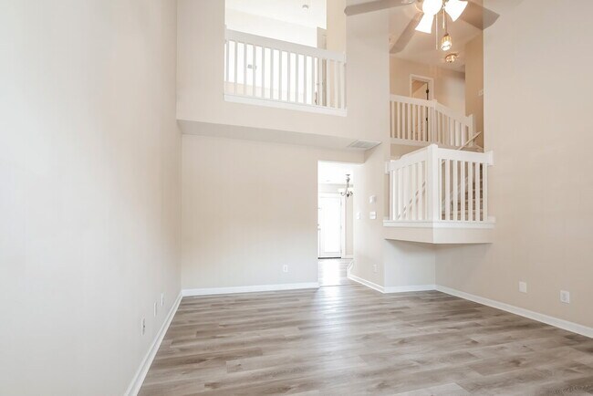 Foto del edificio - 1110 Glory Vine Rd