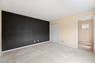 Building Photo - 37 Eastpointe Dr