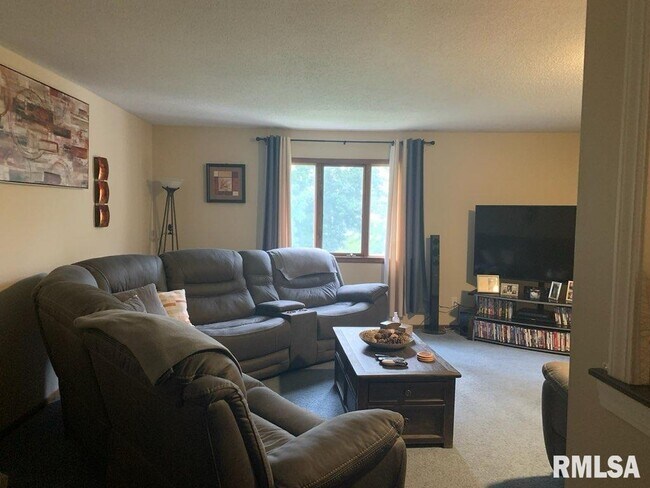 Foto del edificio - 3895 Prairie Ln