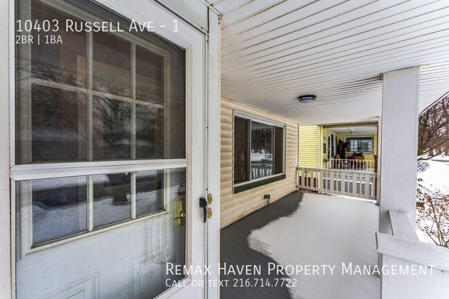 Foto del edificio - 10403 Russell Ave