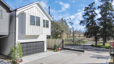 Building Photo - 9006 Laverne Laurel Ln