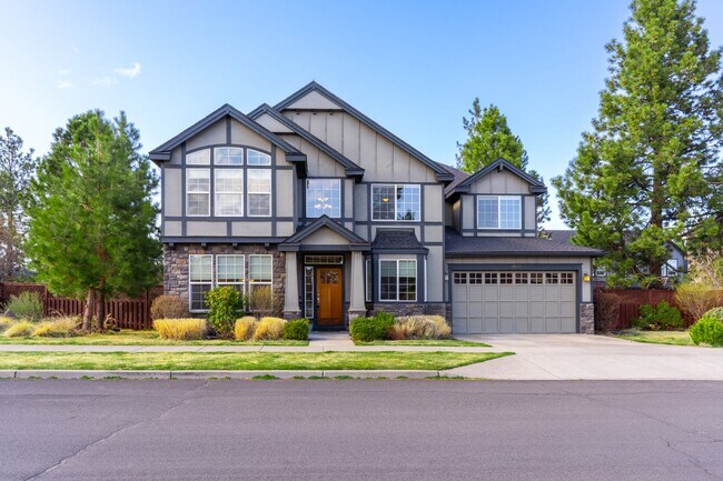 Building Photo - Beautiful 4 bedroom home + office + bonus ...
