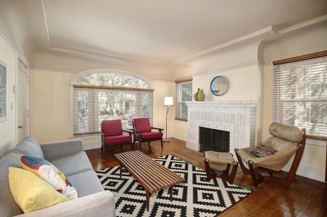 Foto del edificio - 3400 I St