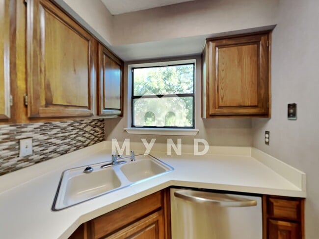 Building Photo - 1301 Willoughby Ln Ap 5321
