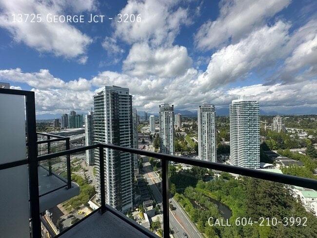 Building Photo - Views from the 32nd Floor