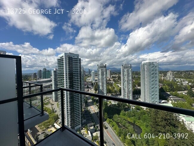 Photo du bâtiment - Views from the 32nd Floor