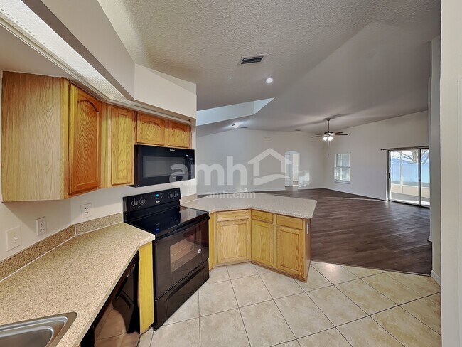 Foto del edificio - 4611 Treasure Cay Rd