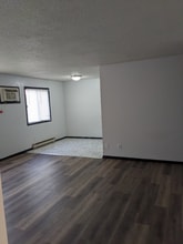 Building Photo - 300 Hopp Ave