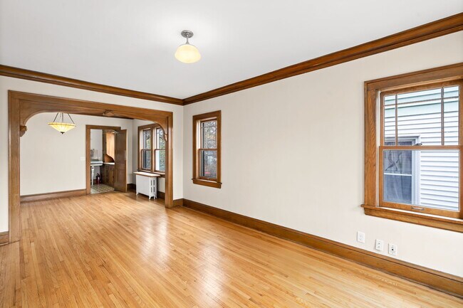 Building Photo - 3840 Grand Ave S