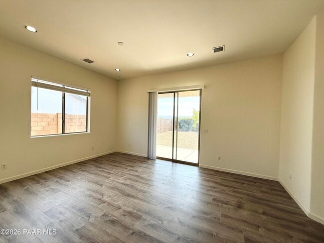 Foto del edificio - 4649 N Kirkwood Ave