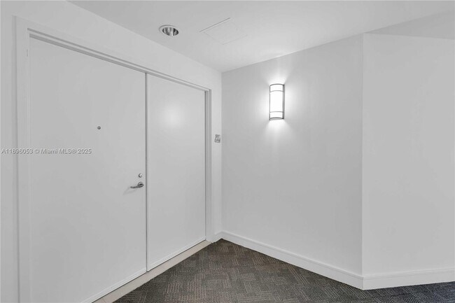 Foto del edificio - 3131 NE 188th St