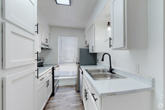 2BR, 1BA - 912SF B1 - Regency Apartments