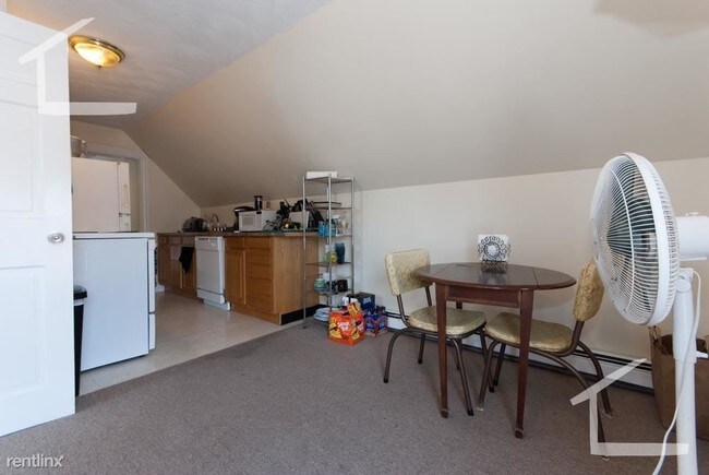 Building Photo - 125 Murdock St