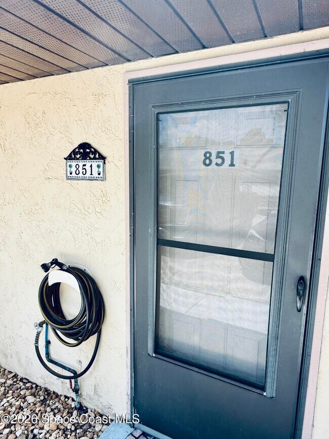 Foto del edificio - 851 Dow Ln