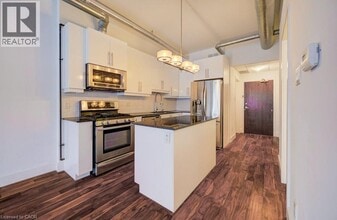 Building Photo - 15 Devitt Ave S