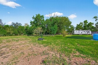 Building Photo - 6250 N Mallard Dr