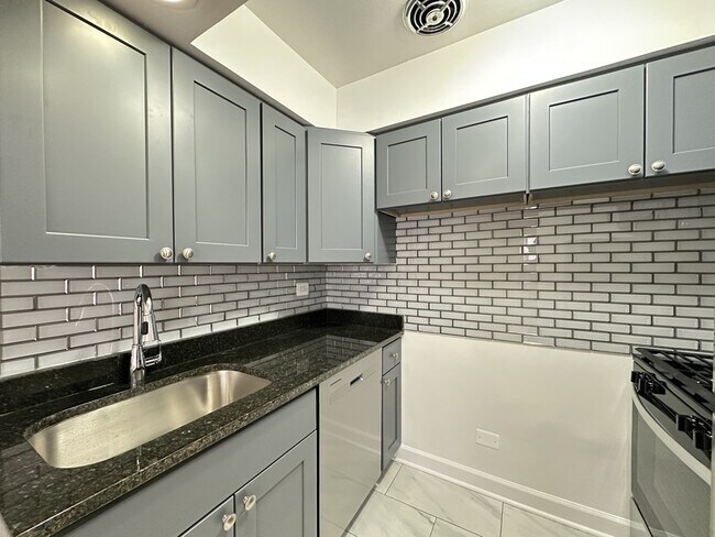 Foto del edificio - 6830 N Sheridan Rd