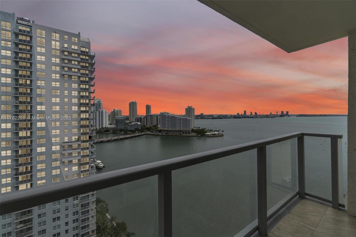 Primary Photo - 1155 Brickell Bay Dr